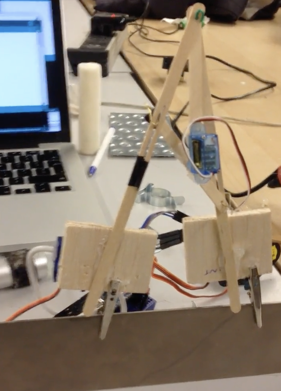 A robot that walks along the thin edge of a piece of card